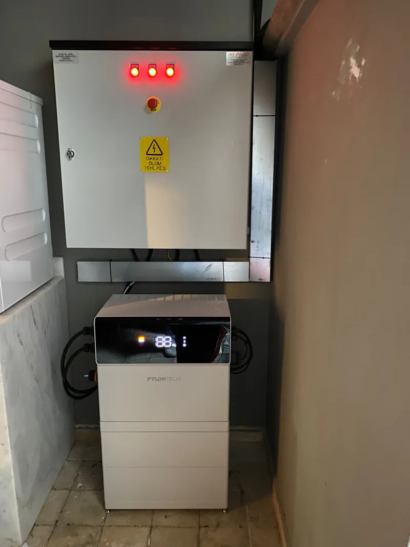 Bodrum 15 kW hibrit güneş enerjisi sisteminin farklı açıdan görünümü